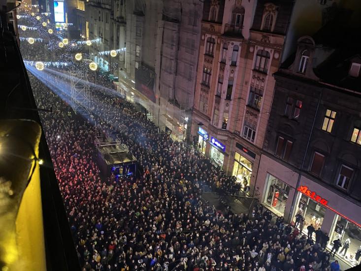 Javnom dočeku Nove godine u Sarajevu prisustvovalo više od 25.000 ljudi