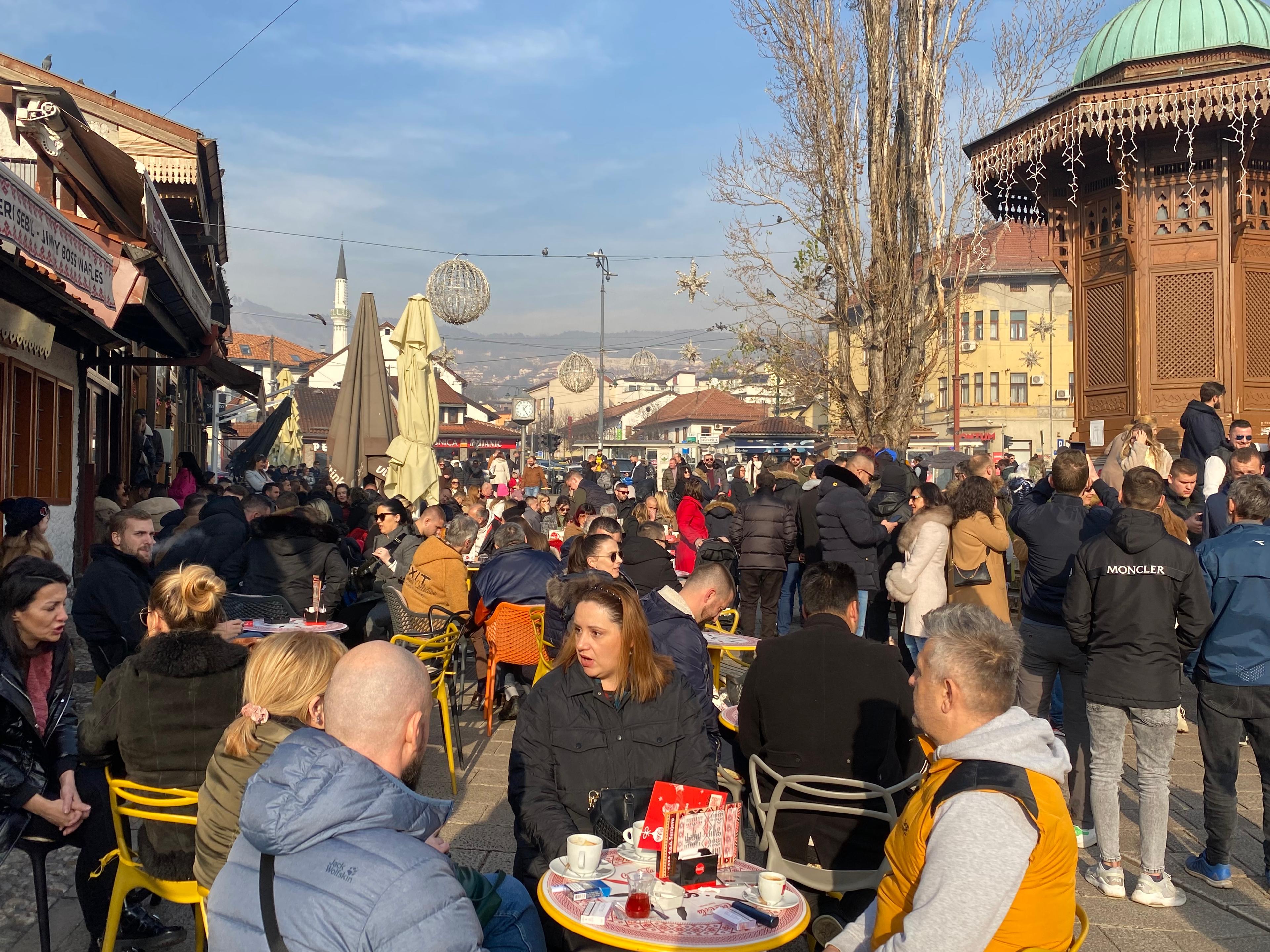 Turisti ostali u Sarajevu: Sunčano vrijeme i ljepote šehera ih natjerali da produže svoj boravak u glavnom gradu BiH