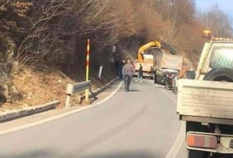 Na Nišićima se otkačila prikolica od vozila: Saobraćaj obustavljen, stvorile se ogromne gužve