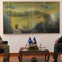 Komandant KFOR-a Ulutas sa premijerom Kurtijem: Izbjegavati jednostrane akcije na sjeveru Kosova