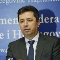 Zaimović pitao Vladu FBiH: Je li vas sramota da ste se bavili kadroviranjem tokom kataklizme