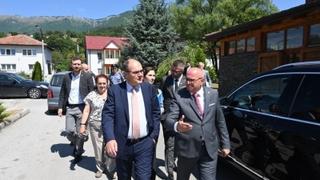 Šmit: Vlasti i privrednici trebaju raditi zajedno na unaprijeđenju ambijenta za investiranje