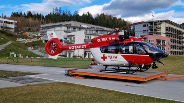 Helikopter kojim je prevezen radnik - Avaz