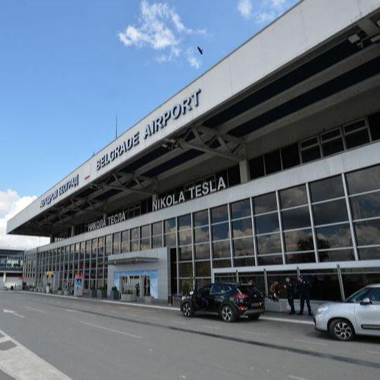 Prinudno sletio avion na Aerodrom "Nikola Tesla"