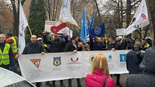 S protesta u Sarajevu - Avaz