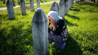 CNN fotografijama sumirao proteklu sedmicu, na jednoj od njih majka Srebrenice