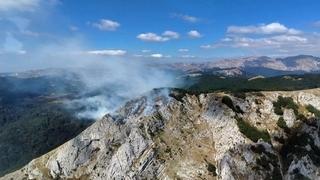 Požar na Tjentištu gasi i helikopter Oružanih snaga BiH