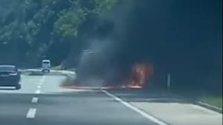 Na autoputu kod Kaknja gorio automobil