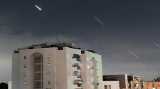 Američke snage presrele više od 70 dronova i najmanje tri balističke rakete