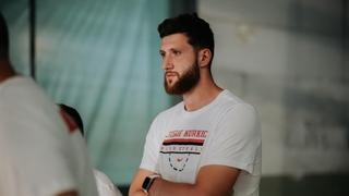 Jusuf Nurkić podijelio fotografiju majke i oštro prozvao svog oca Hariza