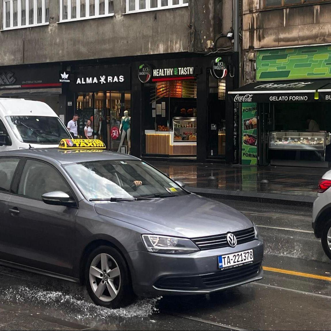 Foto + video / Snažno nevrijeme iznenadilo građane Sarajeva