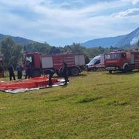 Požar u Gacku: Vatrogasci se bore s vatrenom stihijom