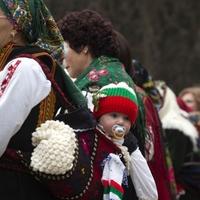 Bugarski grad Razlog tradicionalno odaje počast babicama