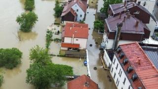 U Sisku popustio oštećeni nasip: Vodeni val ide prema Petrinji