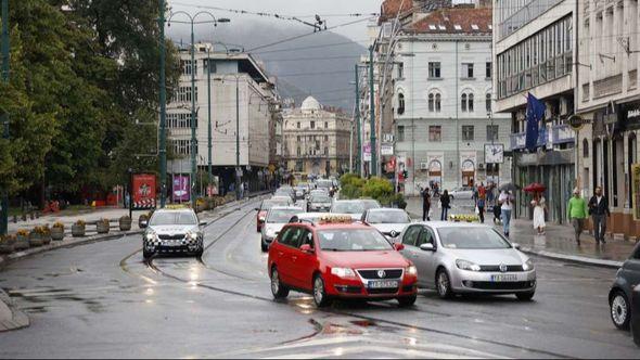 Mokar je kolovoz na većini putnih pravaca - Avaz