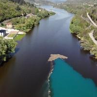 Užasne fotografije najatraktivnije turističke destinacije u BiH: Jablaničko jezero preplavile alge