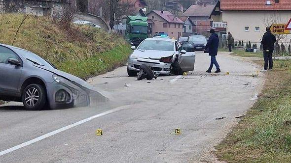 Na oba vozila pričinjena materijalna šteta - Avaz