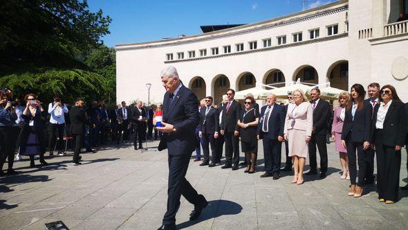 Saborskom zasjedanju prisustvuje više od 550 delegata - Avaz