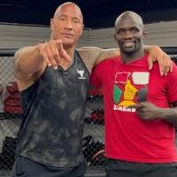 Oduševio potezom: MMA borac pomagao selu, ostalo mu sedam dolara, a onda se javio "The Rock"