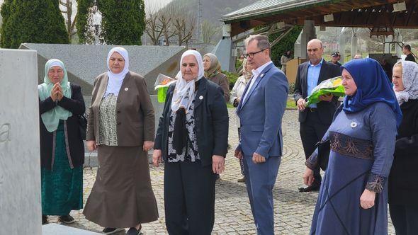 Godišnjica prve dženaze - Avaz