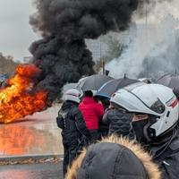 Protesti stotine taksista u Parizu