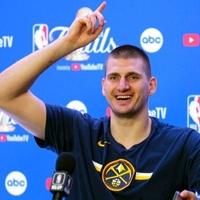 Video / Jokić je ponovo viralan: Evo kako je reagirao kada se Lebron nije želio pozdraviti