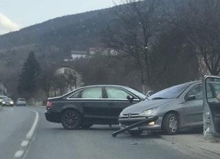 Saobraćajna nesreća u Zenici: Povrijeđena jedna osoba 