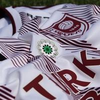 UEFA naredila Sarajevu da prekrije "Cvijet Srebrenice" na dresu na utakmici