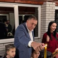 Dodik za Badnje večer s unucima i porodicom: Pijukanju se najviše raduju djeca