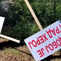 Transparenti sa protesta podrške Dodiku ostali po ulicama Doboja