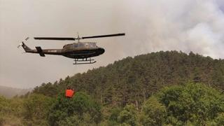 Helez: Helikopter Oružanih snaga BiH od jutros gasi požar na lokalitetu Tjentište
