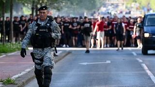 Foto + video / Pogledajte korteo navijača Sarajeva: Horde zla se s pjesmom zaputile prema Grbavici