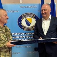 Komandant EUFOR-a u oproštajnoj posjeti kod Heleza: Štic mu uručio sablju