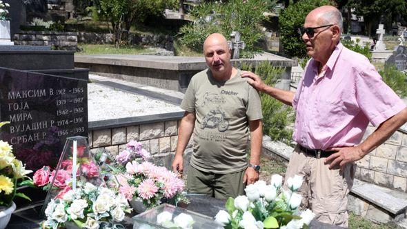 Alen i Rade na Srđanovom grobu: Sjećanje na druga i sina - Avaz