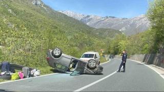 Kod Mostara se prevrnuo automobil: Povrijeđene dvije osobe