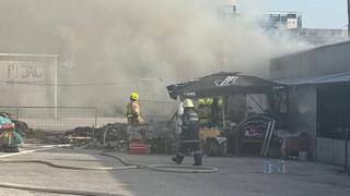 Foto + video / Drama u Sarajevu: Izbio veliki požar, gori buvlja pijaca