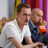 Dević: Kada na dan velikog bola veličate onog ko je taj bol nanio, onda s vama nešto nije uredu