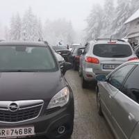 Ogromne gužve na Kozari: Automobili zaglavljeni 