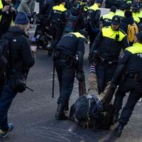 Više od 750 demonstranata uhapšeno u Hagu