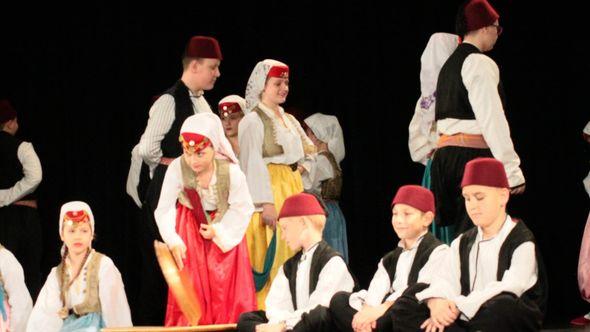 Večer folklora u BKC-u - Avaz