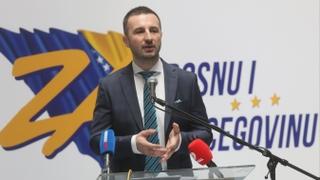 Efendić: Šmit je donio "ad hoc" rješenje, koje važi samo za imenovanje jedne vlade