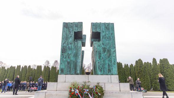 Memorijalno groblje žrtava iz Domovinskog rata - Avaz