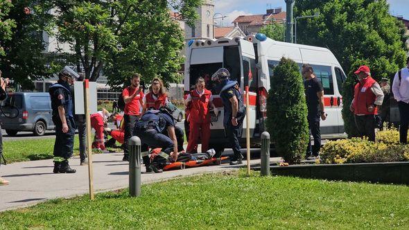 S pokazne vježbe u Sarajevu - Avaz