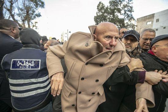 Demonstranti u Tunisu  - Avaz