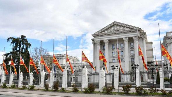 Zastave na jarbolima državnih institucija u Sjevernoj Makedoniji spuštene su na pola koplja - Avaz