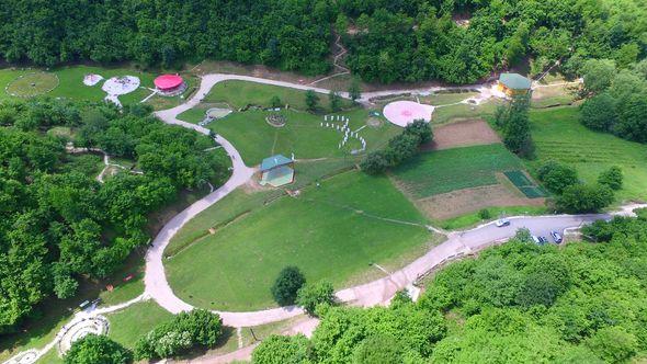 Park "Ravne 2" - Avaz