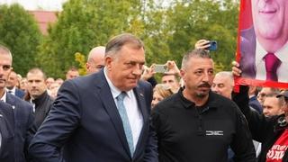 Video / Milorad Dodik stigao u Sud BiH, pristalice mu skandirale: "Mile, Mile"