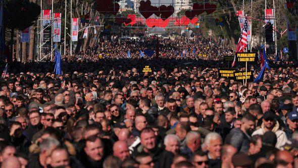 Protesti Tirana - Avaz