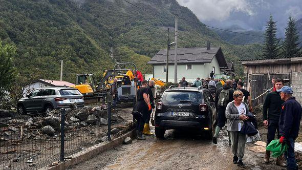 Poplave napravile veliku štetu - Avaz