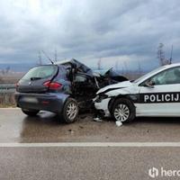 Teška nesreća kod Mostara: Poginuo muškarac, trojica policajaca povrijeđena